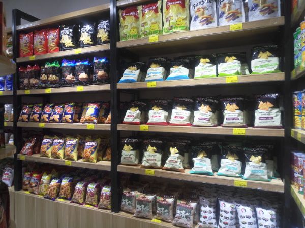 如何選一個(gè)合適的進(jìn)口休閑食品店加盟？聚焦出版物零售的關(guān)鍵考量